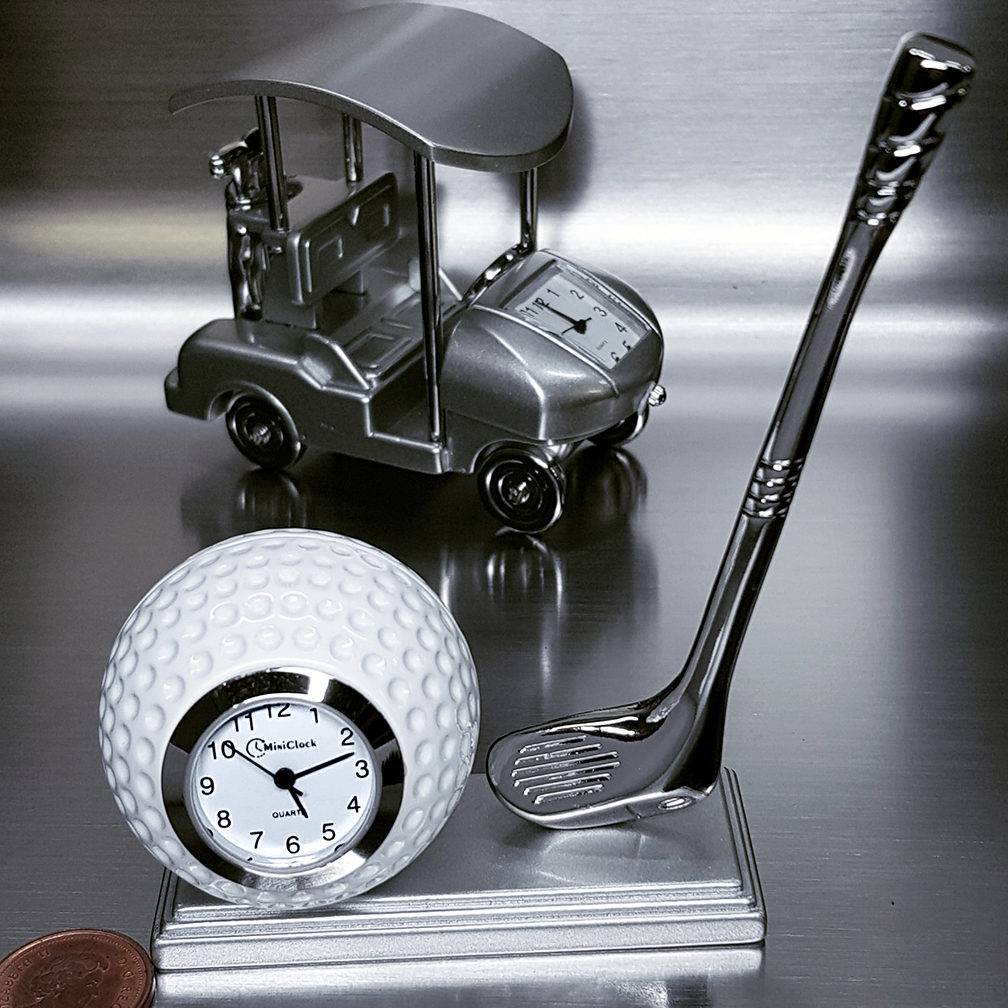Golf Ball Club Miniature Desk Top Collectible Mini Clock